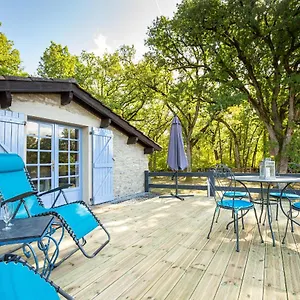  Hébergement de vacances La Terrasse - A Peaceful Place In The Forest